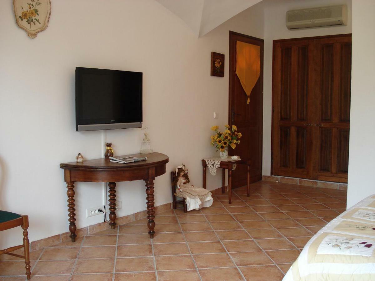 Les Chambres De L'Hote Antique Pietra Longa Salvini Exteriör bild